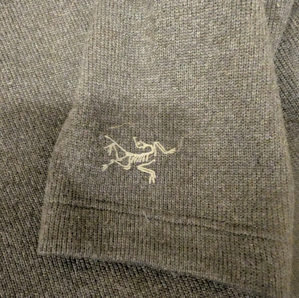 🌟40% OFF SALE Arc'teryx Navy Blue Laina Fleece Cowl Neck Sweater - Picture 3 of 7